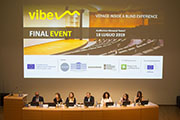Tavolo relatori: Franco Lisi (Istituto dei Ciechi), Elisa Nocentini (Atlante Servizi Culturali), Melissa Tondi e Aurelio Sartorio (Istituto dei Ciechi), Valeria Bottalico, Giulia Grassini e Lavinia Bonucci (Atlante)