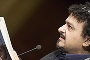 Gianni Biondillo legge il suo 'Come sugli alberi le foglie' ed. Guanda
