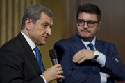  Il prefetto Alessandro Marangoni con Cesare Giuzzi, presidente Gruppo Cronisti Lombardi 