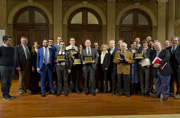  Foto di gruppo con tutti i vincitori” height=
