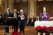Mario Barbuto, Giancarlo Abba, Rodolfo Masto presentano la premiazione di William Bendini al Cardinale Angelo Scola.